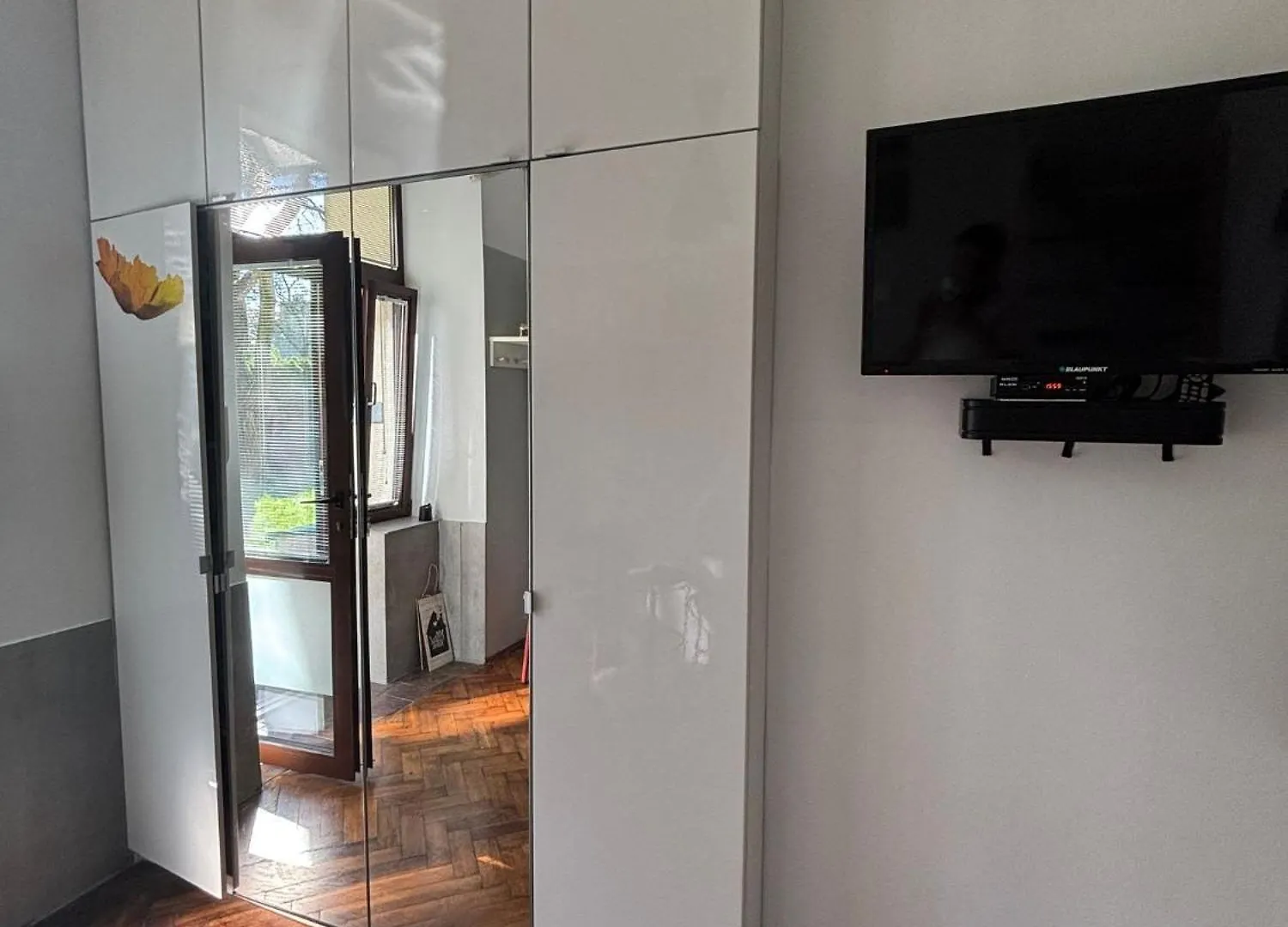 Parrot Apartment Main Station Cracow Krakow Poland