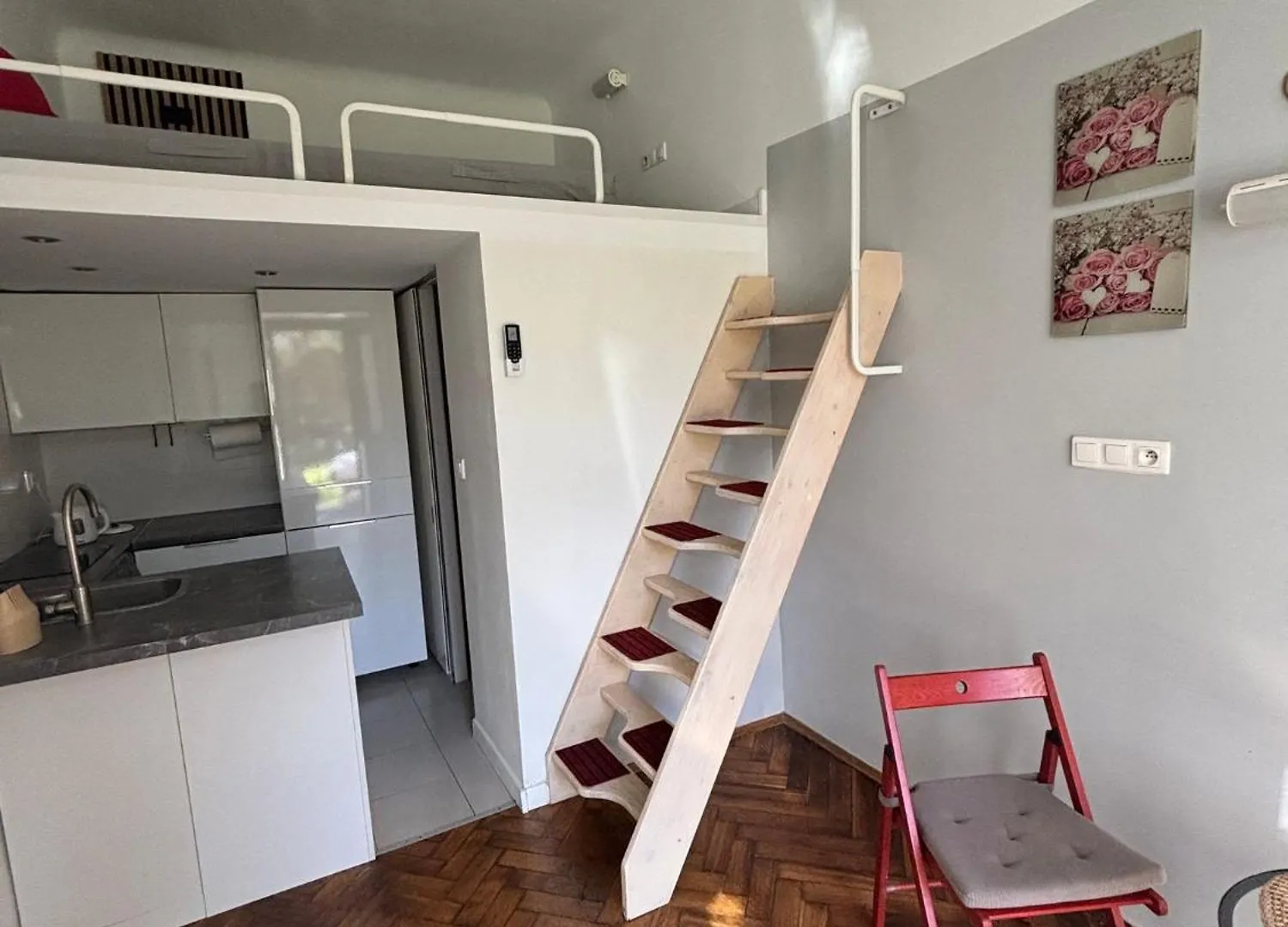 Parrot Apartment Main Station Cracow Krakow